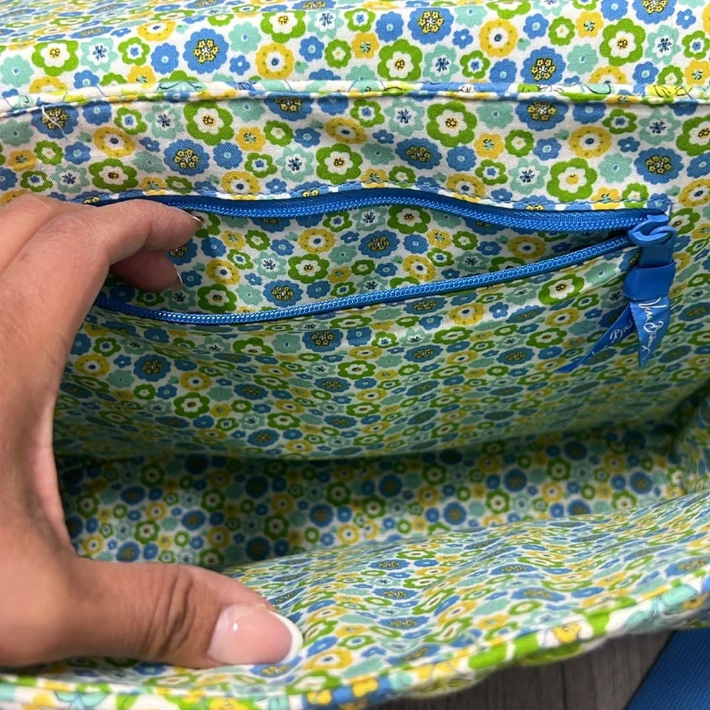 Vera Bradley English Meadow Women’s laptop bag.